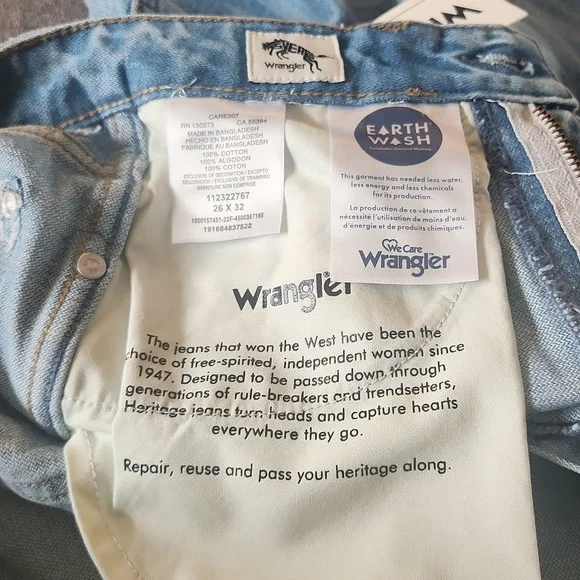 NWT Wrangler MEOW fun print Wanderer Jeans, size 26 - Picture 9 of 10